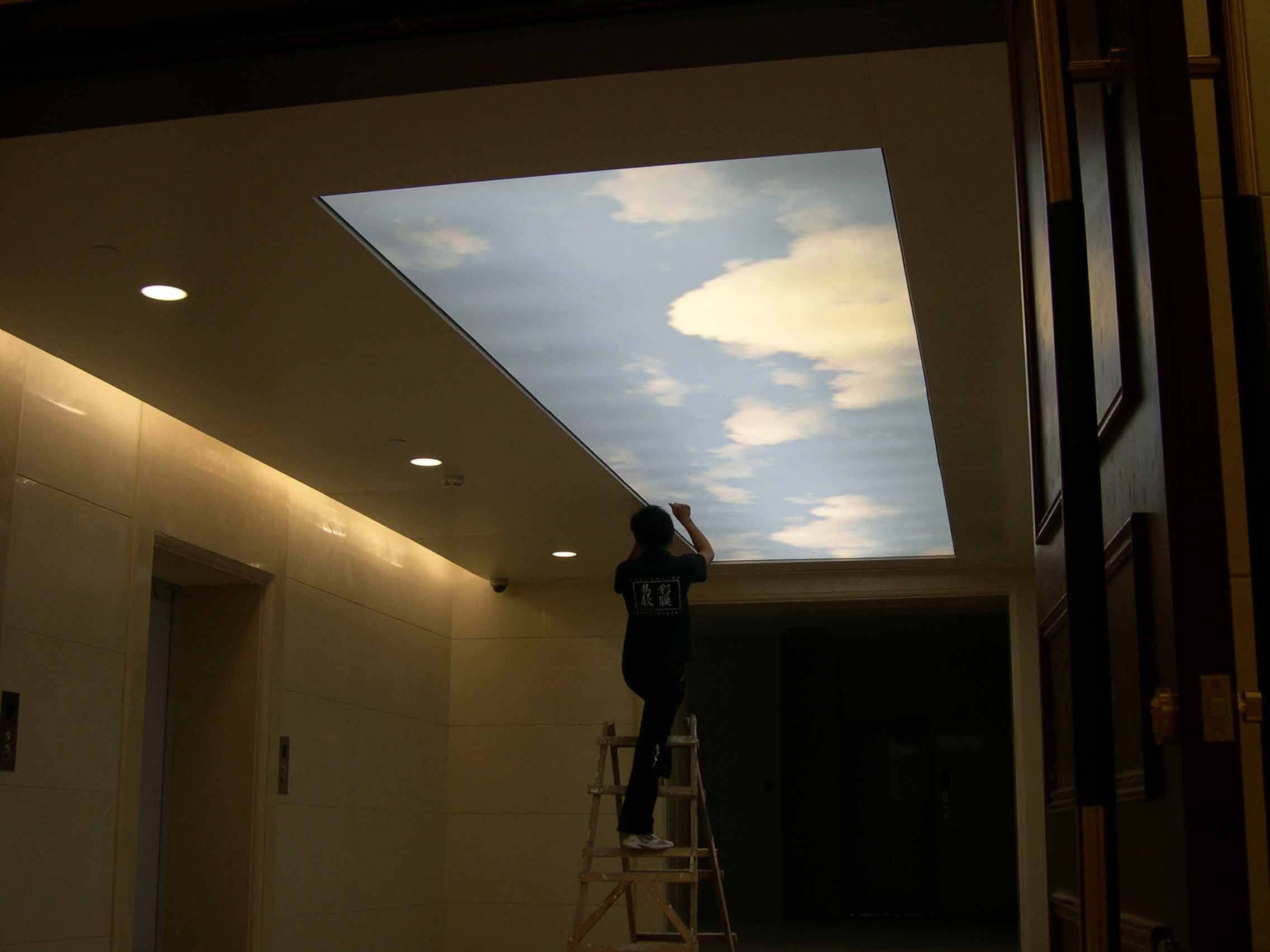 电梯口喷绘灯箱